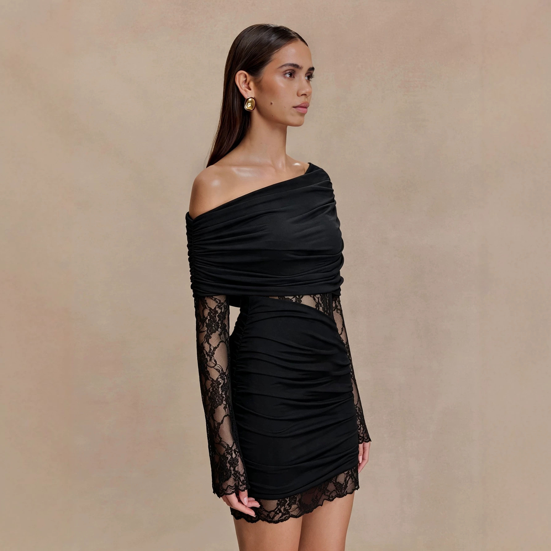 LaceHip Dress - Image 3
